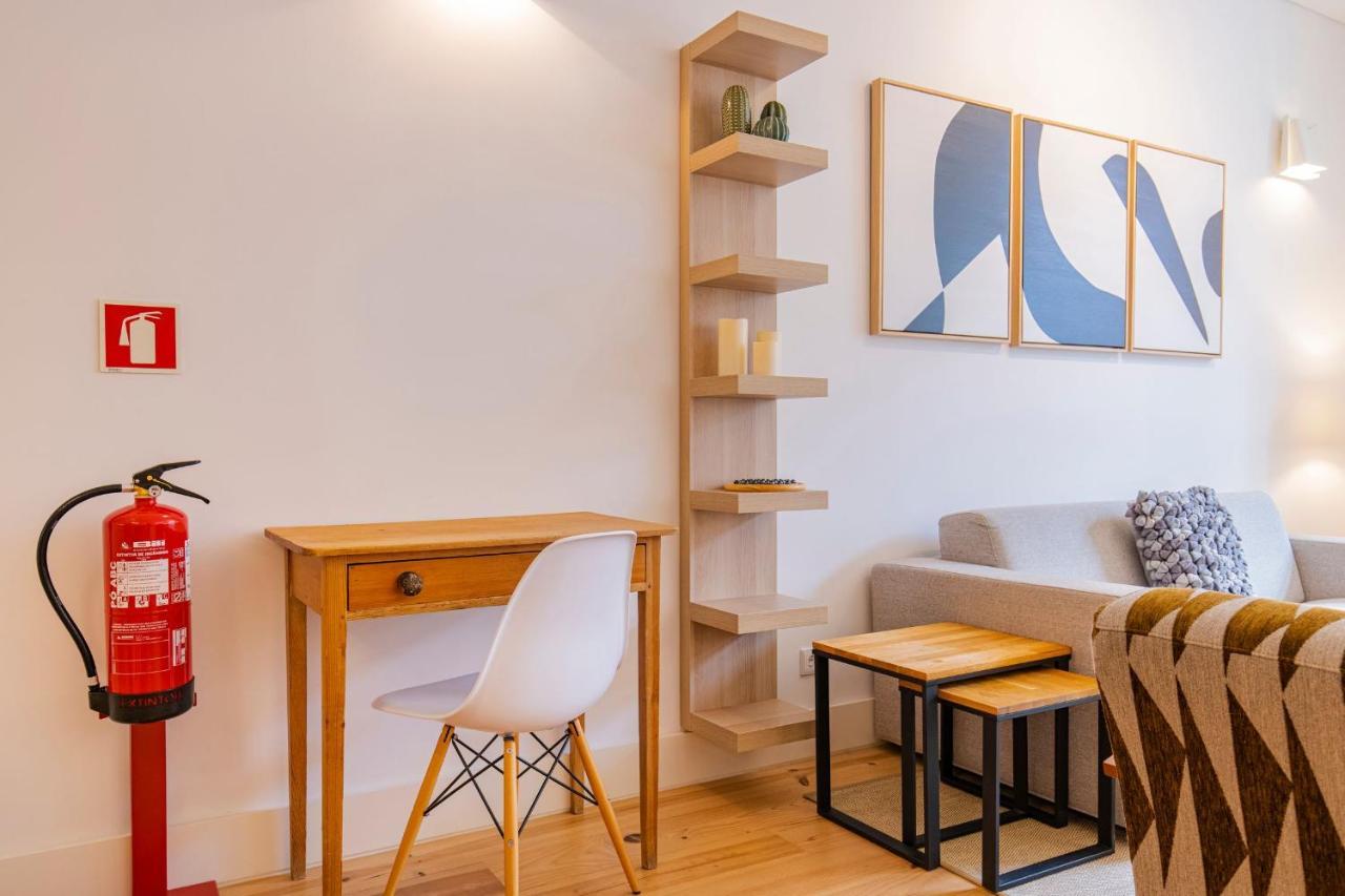 Modern Rustic Flat In Santos By Lovelystay Lisboa Exterior foto